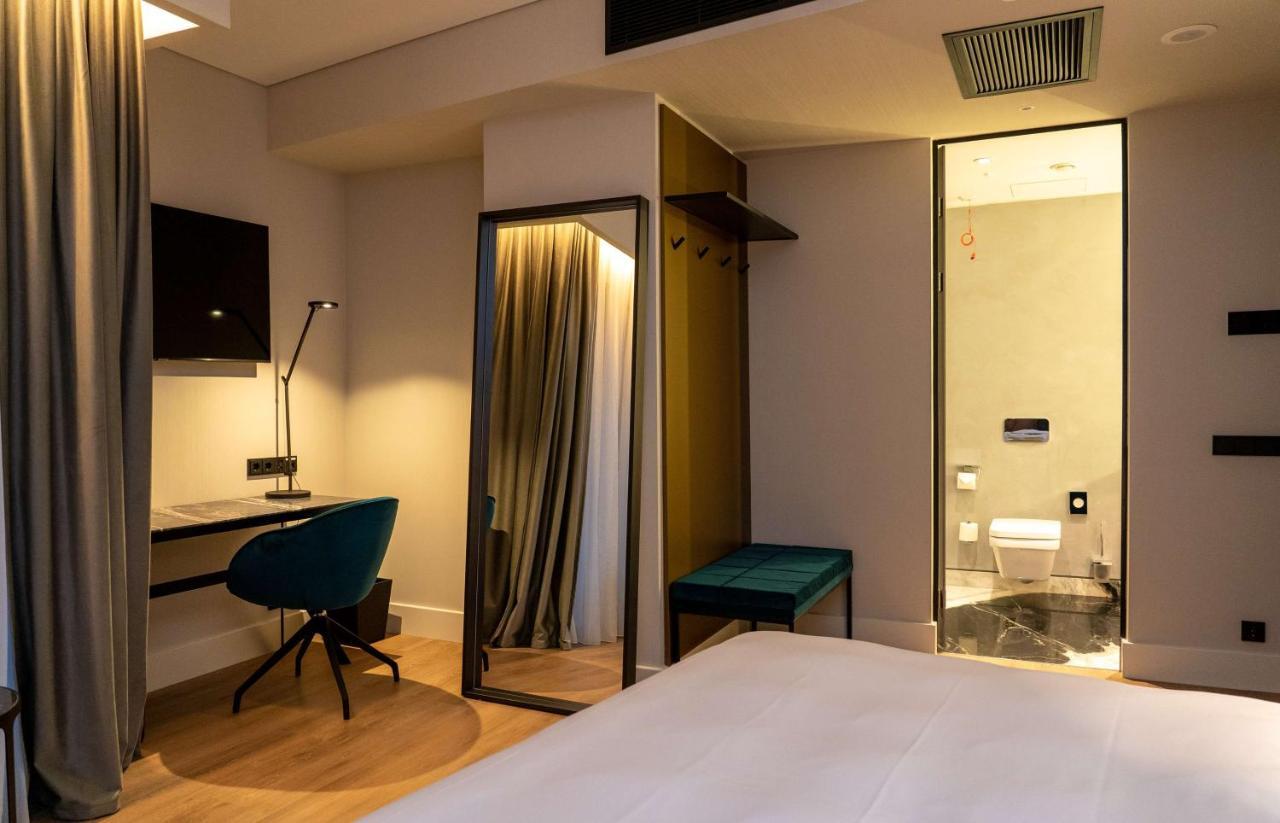 Radisson Blu Aurum Hotel, Brașov Exterior foto A room at the hotel